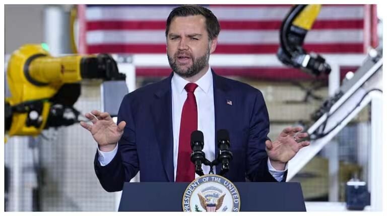 ट्रंप के ईरान हमलों पर JD Vance चुप क्यों रहे?