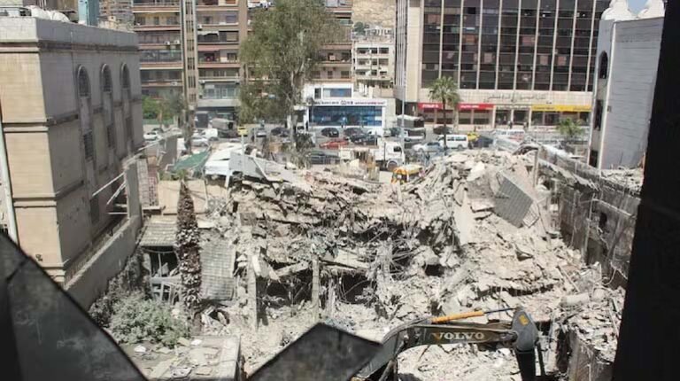 US-Iran युद्ध से इंटरनेशनल ट्रैवल में रुकावट, हॉस्पिटल ‘सॉफ्ट’ क्वार्टर के लिए तैयार