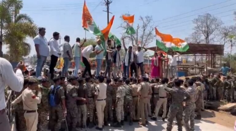 अफीम खेती के विरोध में कांग्रेस ने घेरा भाजपा