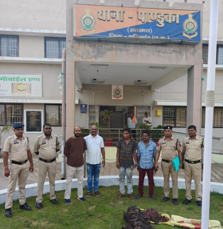 सबमर्सिबल पंप चोरी का खुलासा, 4 आरोपी गिरफ्तार,