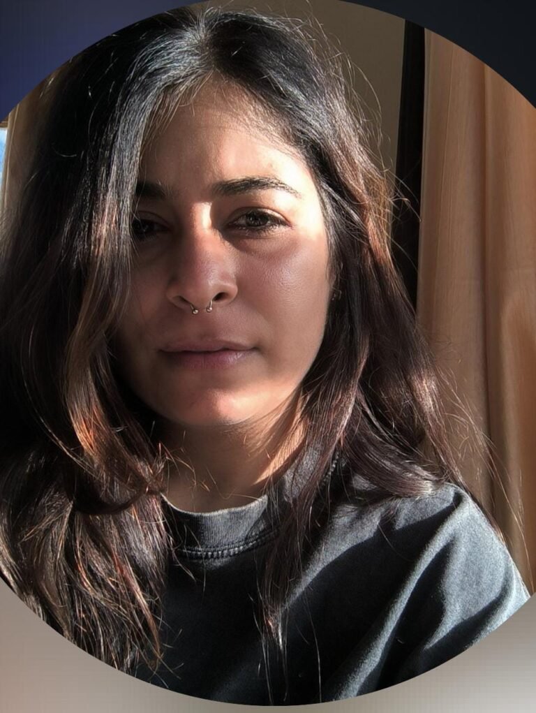 डॉ. किरण घनश्याम आहूजा पर कुत्ता